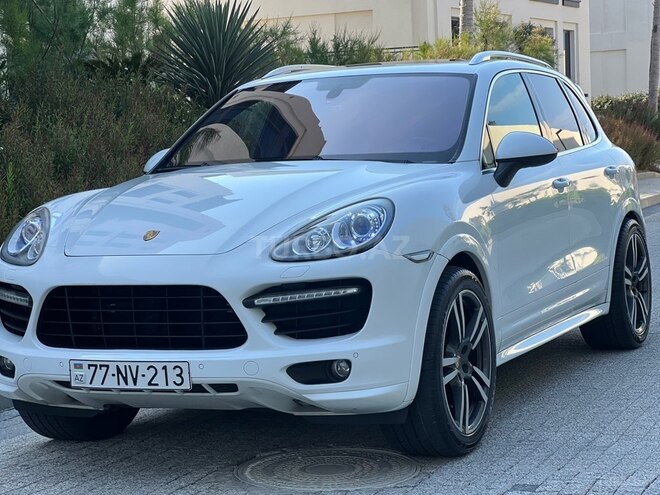 Porsche Cayenne-4