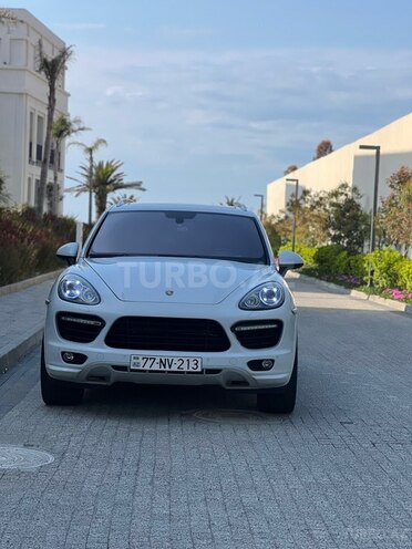 Porsche Cayenne-2