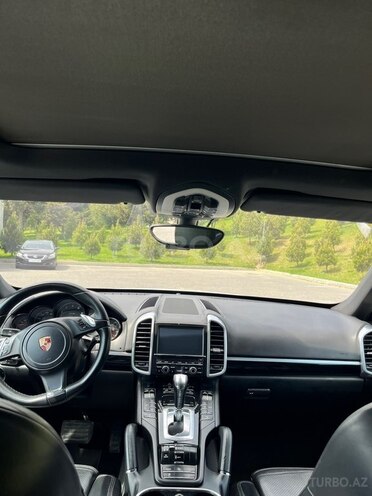 Porsche Cayenne-15