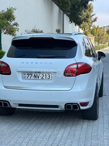 Porsche Cayenne-12