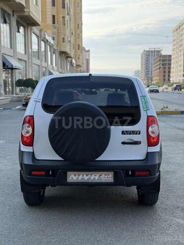 Chevrolet Niva-8