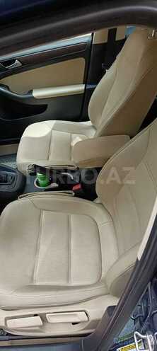 Volkswagen Jetta-5