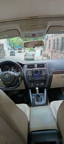 Volkswagen Jetta-13