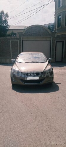 Hyundai Elantra-1