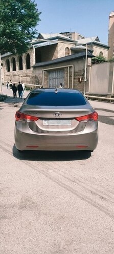 Hyundai Elantra-5