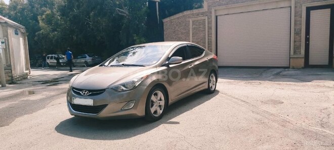 Hyundai Elantra-2