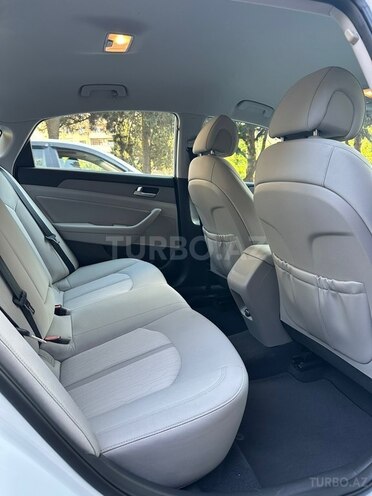 Hyundai Sonata-8