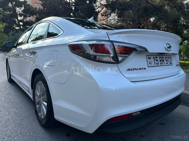 Hyundai Sonata-15