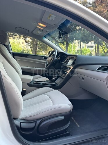 Hyundai Sonata-9