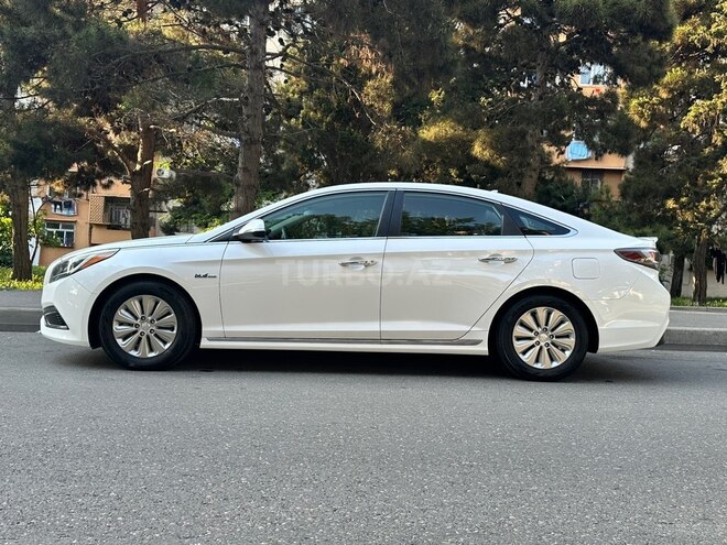 Hyundai Sonata-11