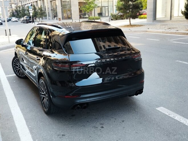 Porsche Cayenne-5