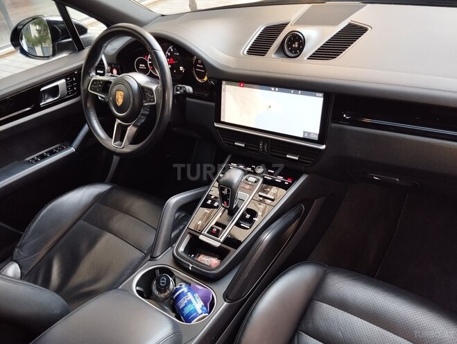 Porsche Cayenne-8