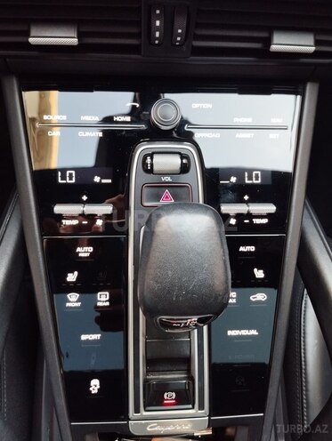 Porsche Cayenne-14