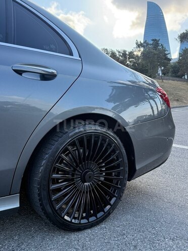 Mercedes E 300 4MATIC-8
