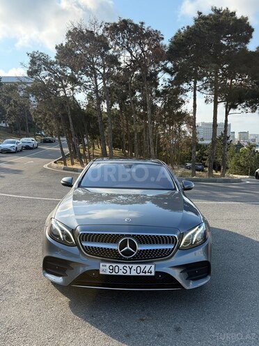 Mercedes E 300 4MATIC-1