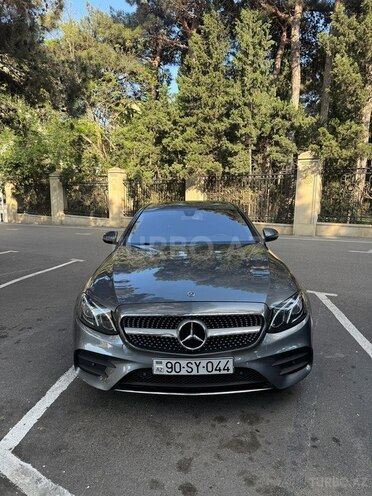 Mercedes E 300 4MATIC-4
