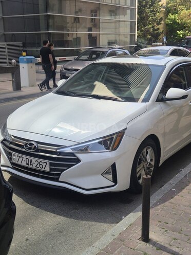 Hyundai Elantra-2