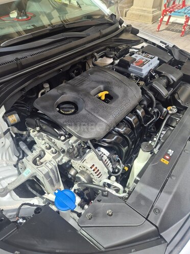 Hyundai Elantra-8