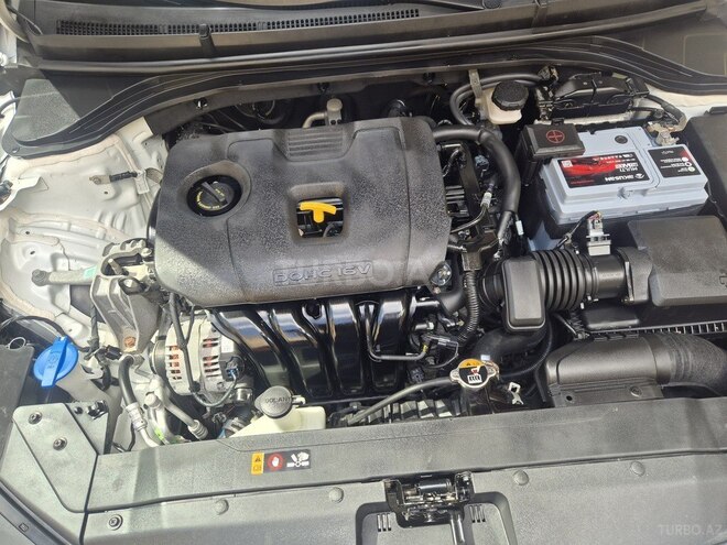 Hyundai Elantra-7