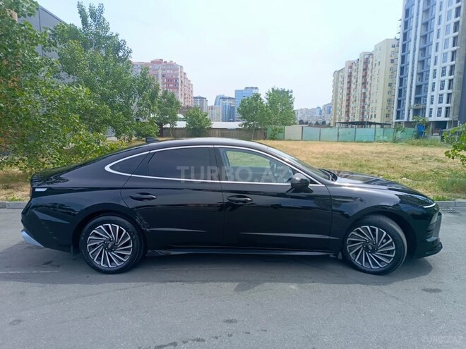 Hyundai Sonata-4