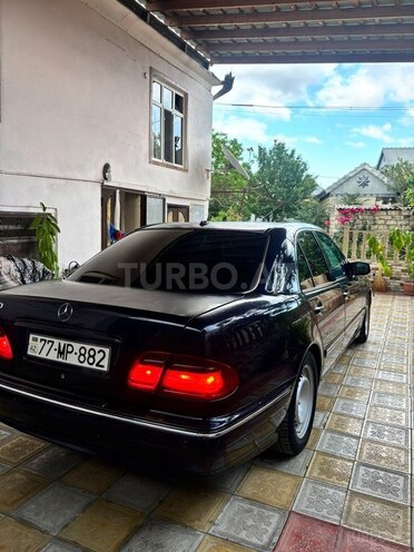 Mercedes E 270-18