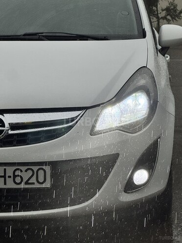 Opel Corsa-3