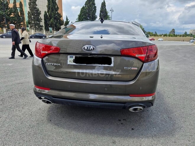 Kia Optima-2