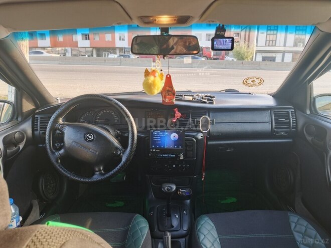 Opel Vectra-4