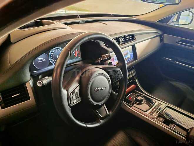 Jaguar XF-7