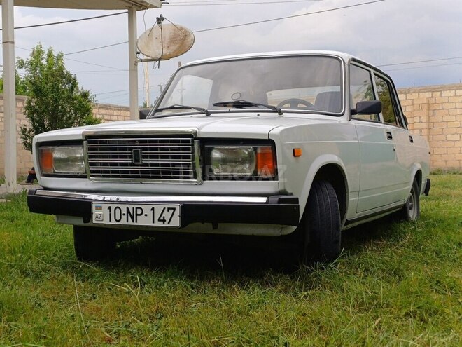 LADA (VAZ) 2107-1
