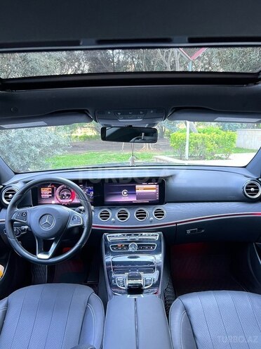 Mercedes E 300-8