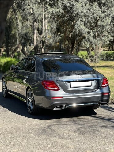 Mercedes E 300-4