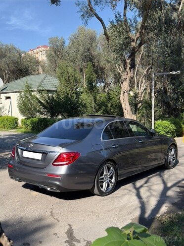 Mercedes E 300-6