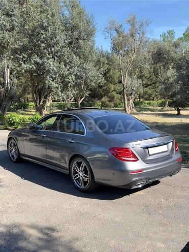 Mercedes E 300-5