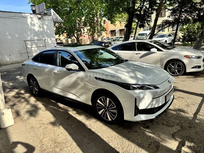 Changan Qiyuan A05-4