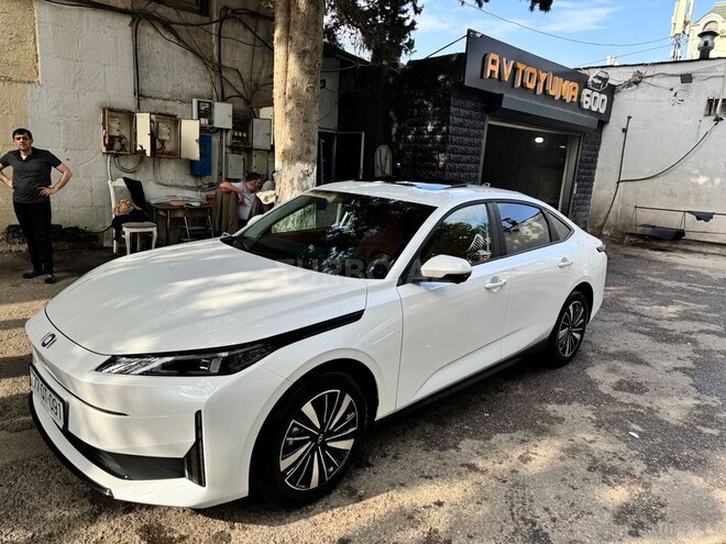 Changan Qiyuan A05-5