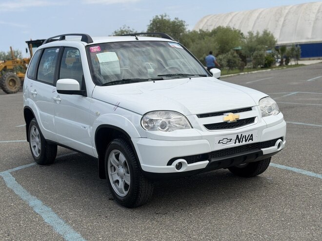 Chevrolet Niva-1