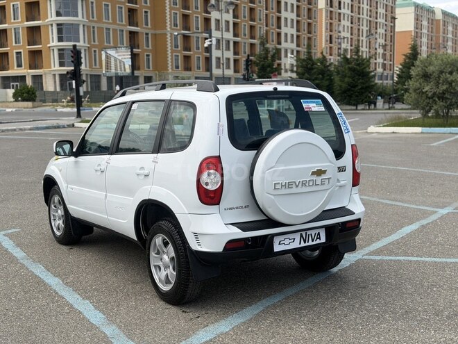 Chevrolet Niva-5