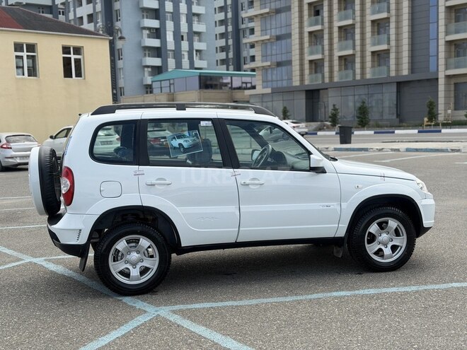 Chevrolet Niva-4