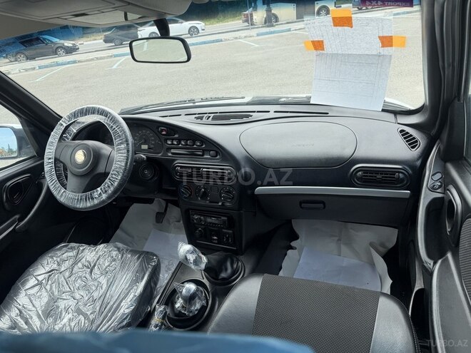 Chevrolet Niva-9