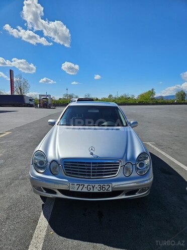 Mercedes E 320 4MATIC-1