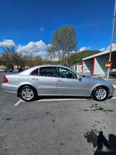 Mercedes E 320 4MATIC-4