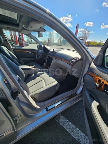 Mercedes E 320 4MATIC-11