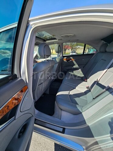 Mercedes E 320 4MATIC-13