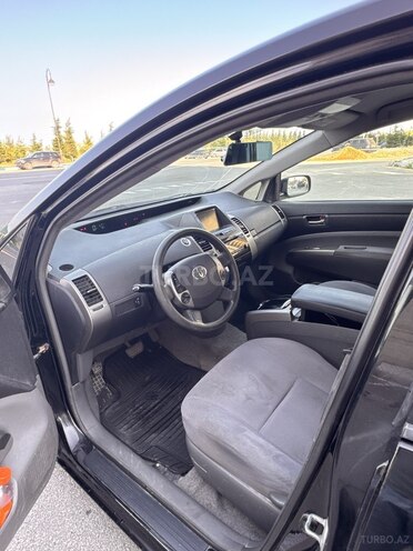 Toyota Prius-11
