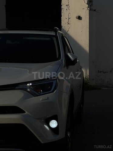 Toyota RAV4-2