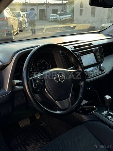 Toyota RAV4-4