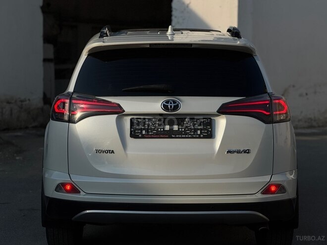 Toyota RAV4-7