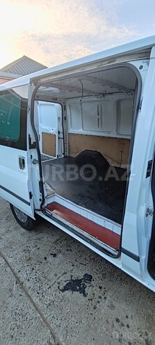 Ford Transit-13