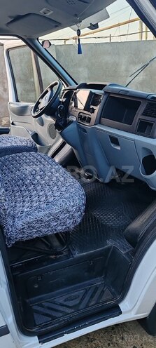 Ford Transit-14